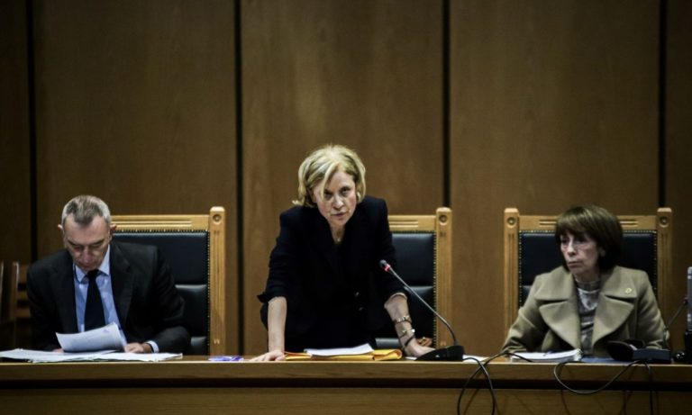 Δολοφονία Φύσσα: Φταίει μόνο ο Ρουπακιάς, προτείνει η εισαγγελέας