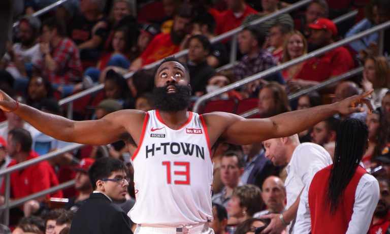 NBA: Εύκολα οι Ρόκετς με 60άρα Χάρντεν, «ίδρωσαν» οι Σίξερς (vids)