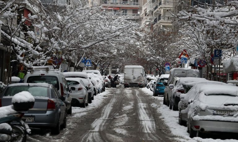 Κακοκαιρία: Χιόνια σε Αττική και Εύβοια – Γίνονται εντονότερα τα φαινόμενα