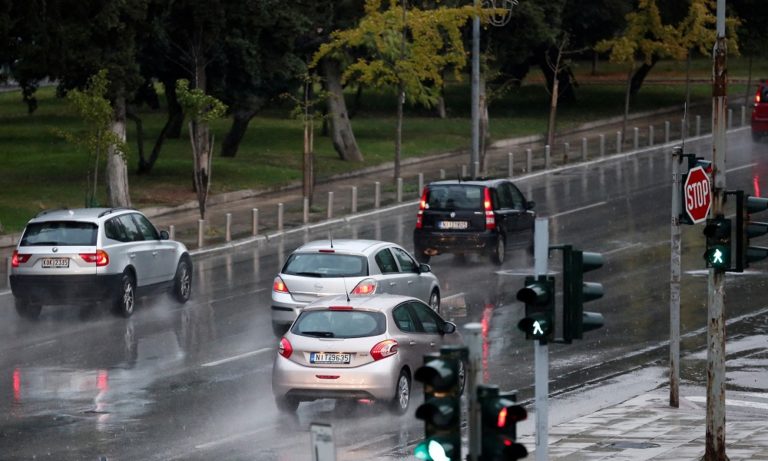 Καιρός 13/12: Ισχυρές βροχές και καταιγίδες