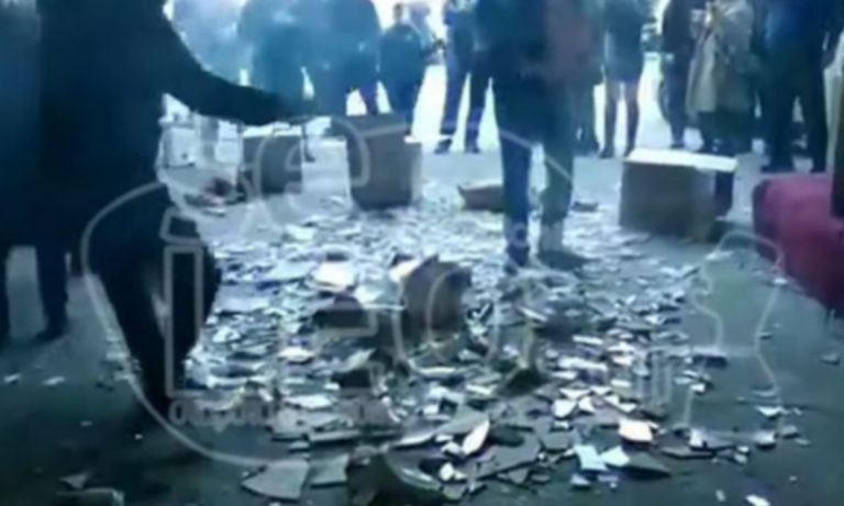 Το απόλυτο γλέντι στην Καβάλα: Έσπασαν 10.000 πλακάκια και 5 λεκάνες τουαλέτας (vid)