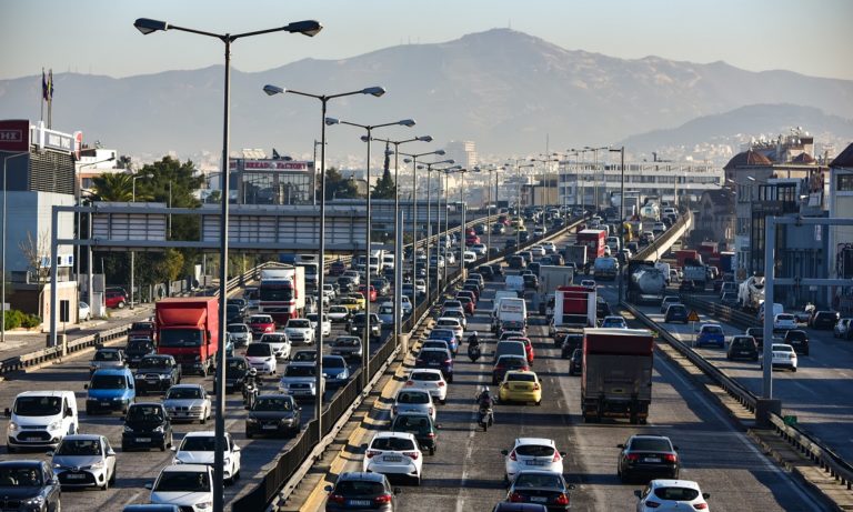 Κίνηση στους δρόμους: Κυκλοφοριακό έμφραγμα στον Κηφισό