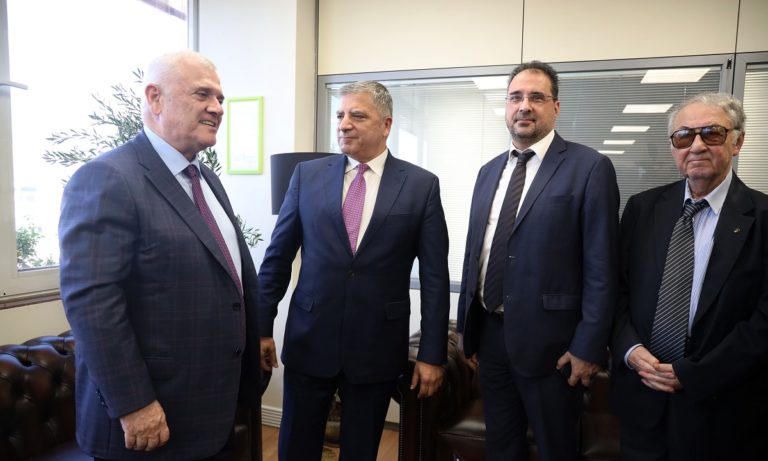 ΑΕΚ: Επεσαν οι υπογραφές στην Περιφέρεια -Τι είπε ο Μελισσανίδης