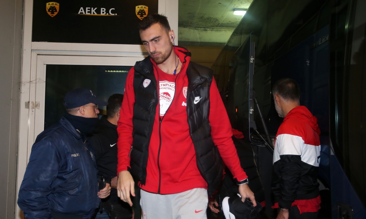 Ολυμπιακός: Χωρίς τον Μιλουτίνοφ με Μπαρτσελόνα