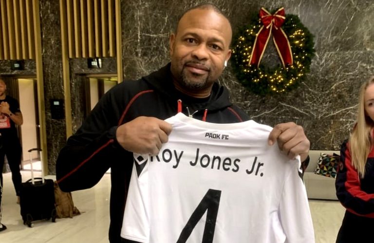 Roy Jones Jr: Το ιδιαίτερο δώρο από τον Γιώργο Σαββίδη (pic)