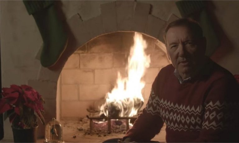 Το αινιγματικό χριστουγεννιάτικο μήνυμα του Κέβιν Σπέισι (vid)