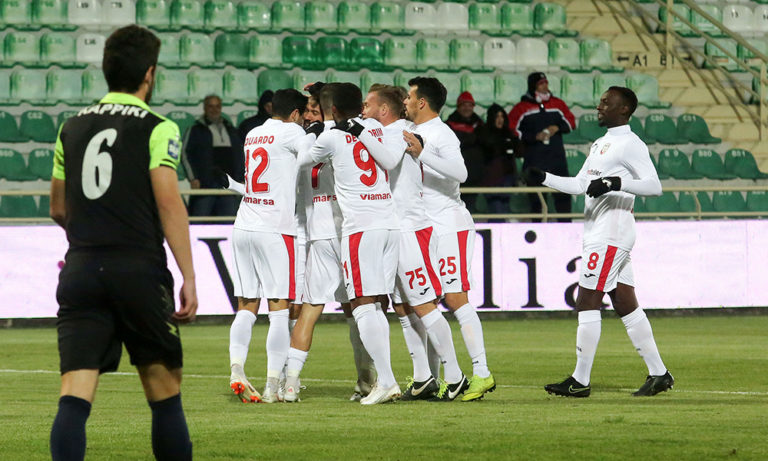 Ξάνθη – Απόλλων Λάρισας 3-0: Το ανέτρεψε στο… χαλαρό (vid)