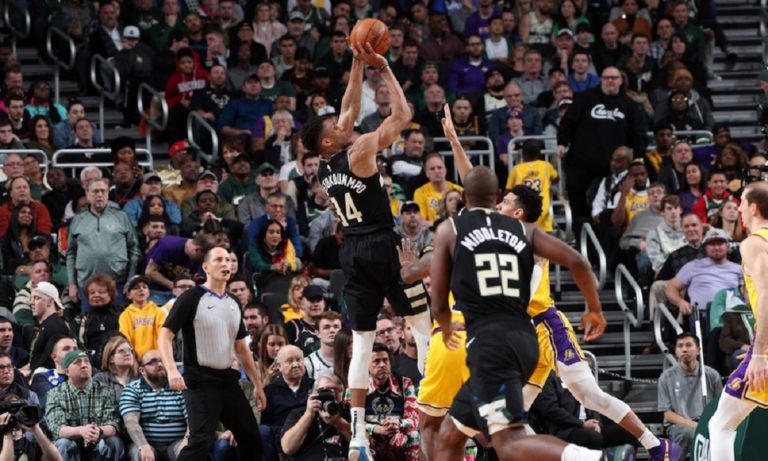 Συνηθίστε το! Ο Αντετοκούνμπο βάζει και τρίποντα (vid)