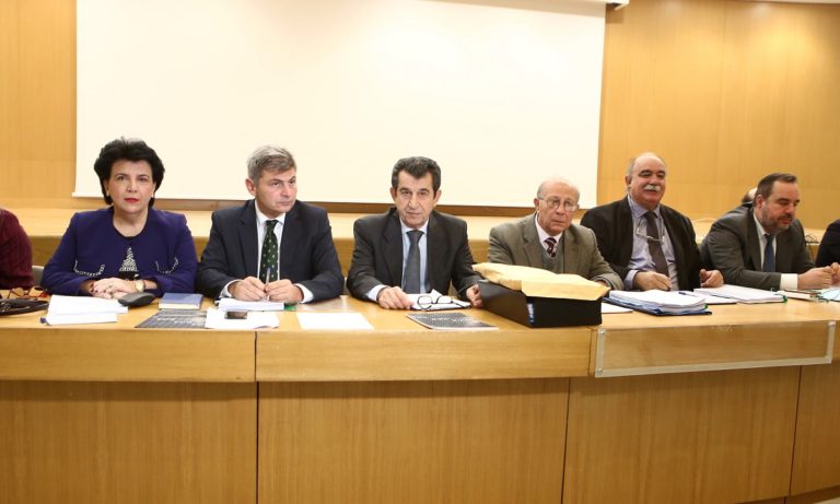 ΠΑΟΚ κατά Τζουλάκη: «Ο κουμπάρος του Αυγενάκη ακόμη να παραιτηθεί;»