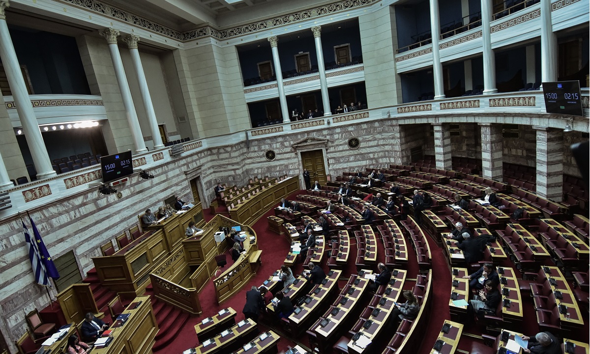 Στις 13.00 η Βουλή ψηφίζει την τροπολογία για να μην υποβιβαστούν ΠΑΟΚ, Ξάνθη