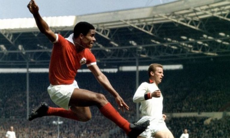 Εουσέμπιο: Όταν «έφυγε» ο «Μαύρος Πάνθηρας» (vids)