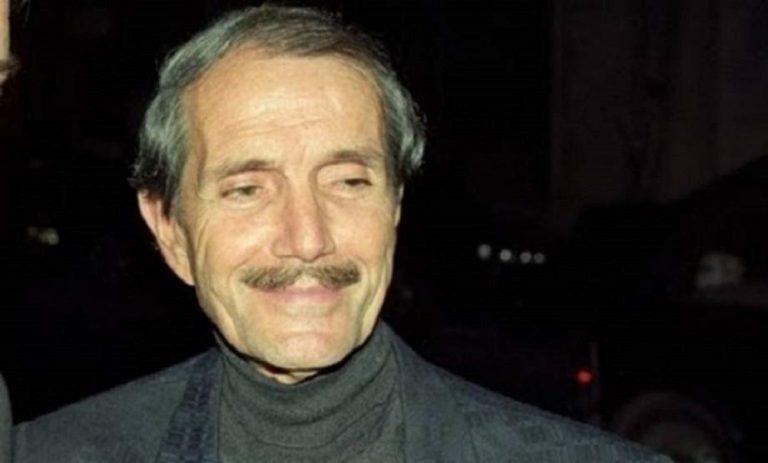 O σκηνοθέτης Νίκος Φώσκολος περιγράφει ποδοσφαιρικό αγώνα (vid)