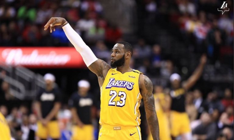 NBA: Υποκλίθηκαν στον «Βασιλιά» οι Ρόκετς, 11 τρίποντα ο Σμαρτ (vids)