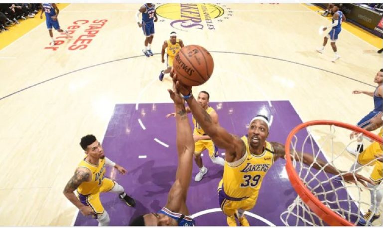 «Σαρωτικοί» οι Λέικερς, αγωνία για Ντέιβις που τραυματίστηκε (vid)