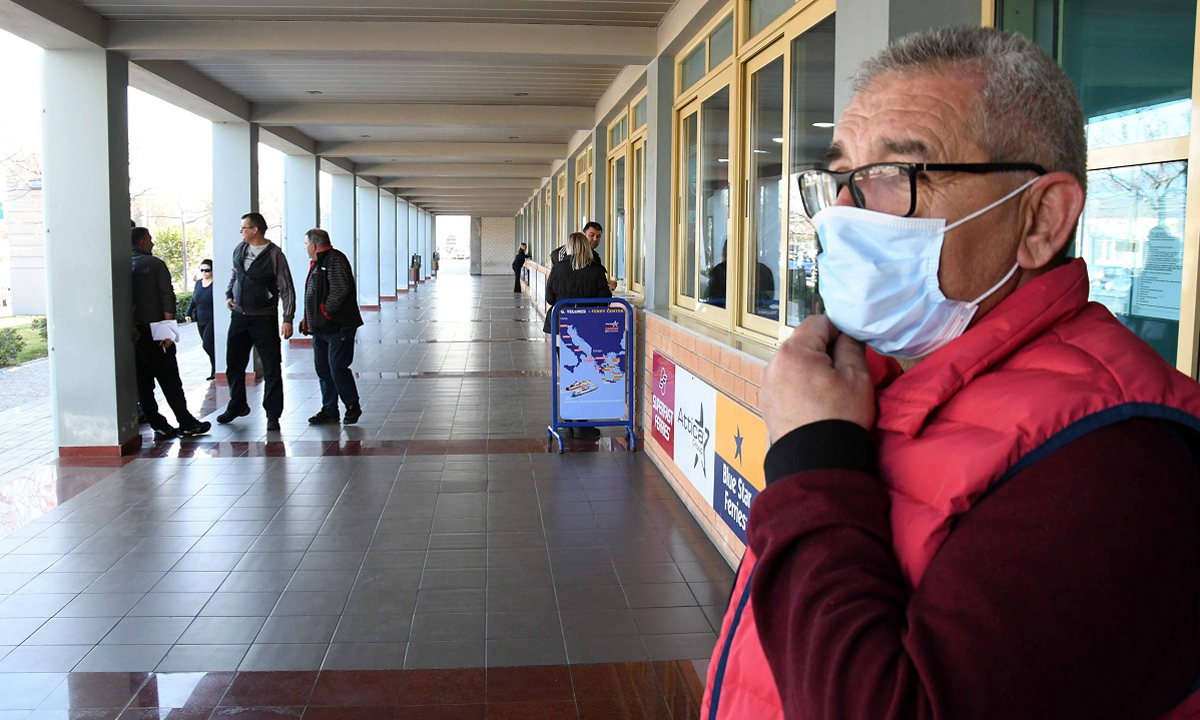 Κορονοϊός: Τα fake news για τον ιό που σπέρνουν τον τρόμο