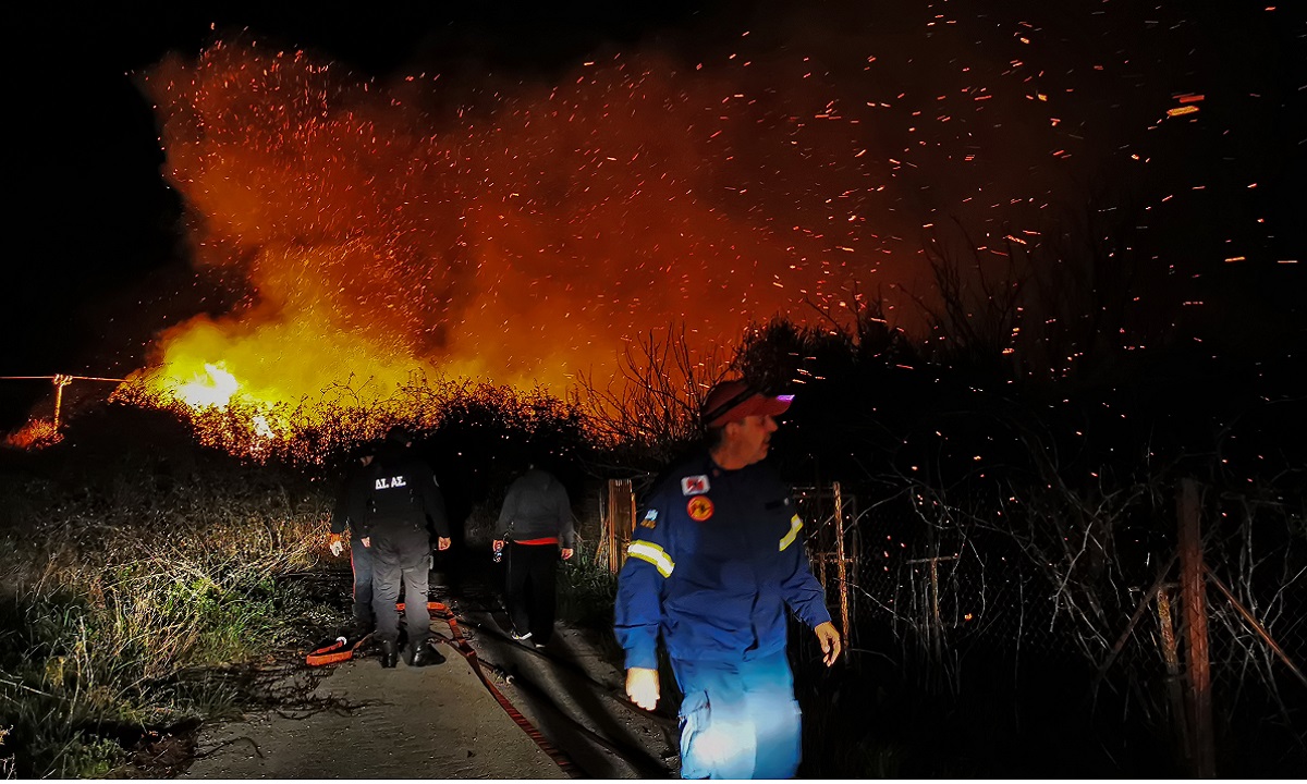 Πυρκαγιά στην Αργολίδα: Απειλήθηκαν σπίτια