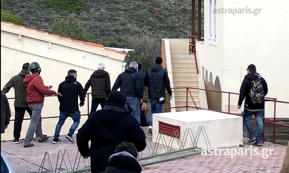 Χίος: Εισβολή κατοίκων σε ξενοδοχείο όπου μένουν αστυνομικοί – Πέντε τραυματίες (vid-pics)