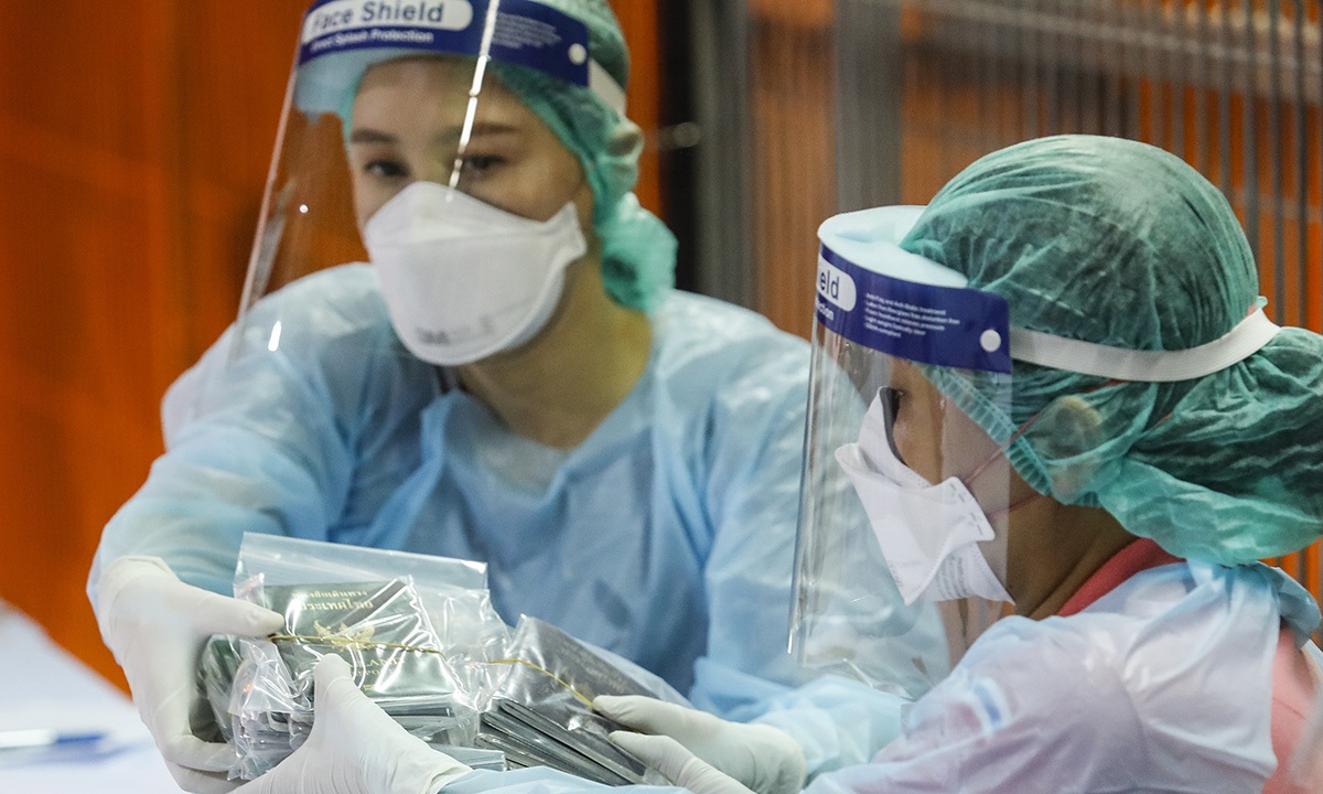 Κορονοϊός – εμβόλιο: 4.000 ευρώ σε εθελοντές για να προσβληθούν από τον ιό