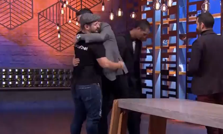 MasterChef 4: Ο Θεοχάρης αποχώρησε από το σπίτι (vid)