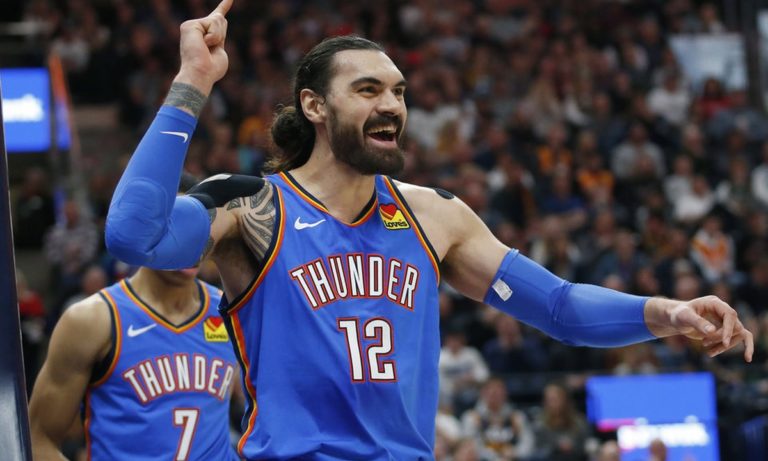 NBA: Επικό τρίποντο από το κέντρο με το ένα χέρι! (vid)