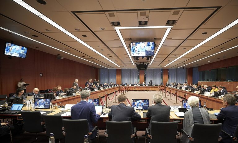 Κορονοϊός: Με τηλεδιάσκεψη το Eurogroup της Δευτέρας – Tι θα ζητήσει η Ελλάδα
