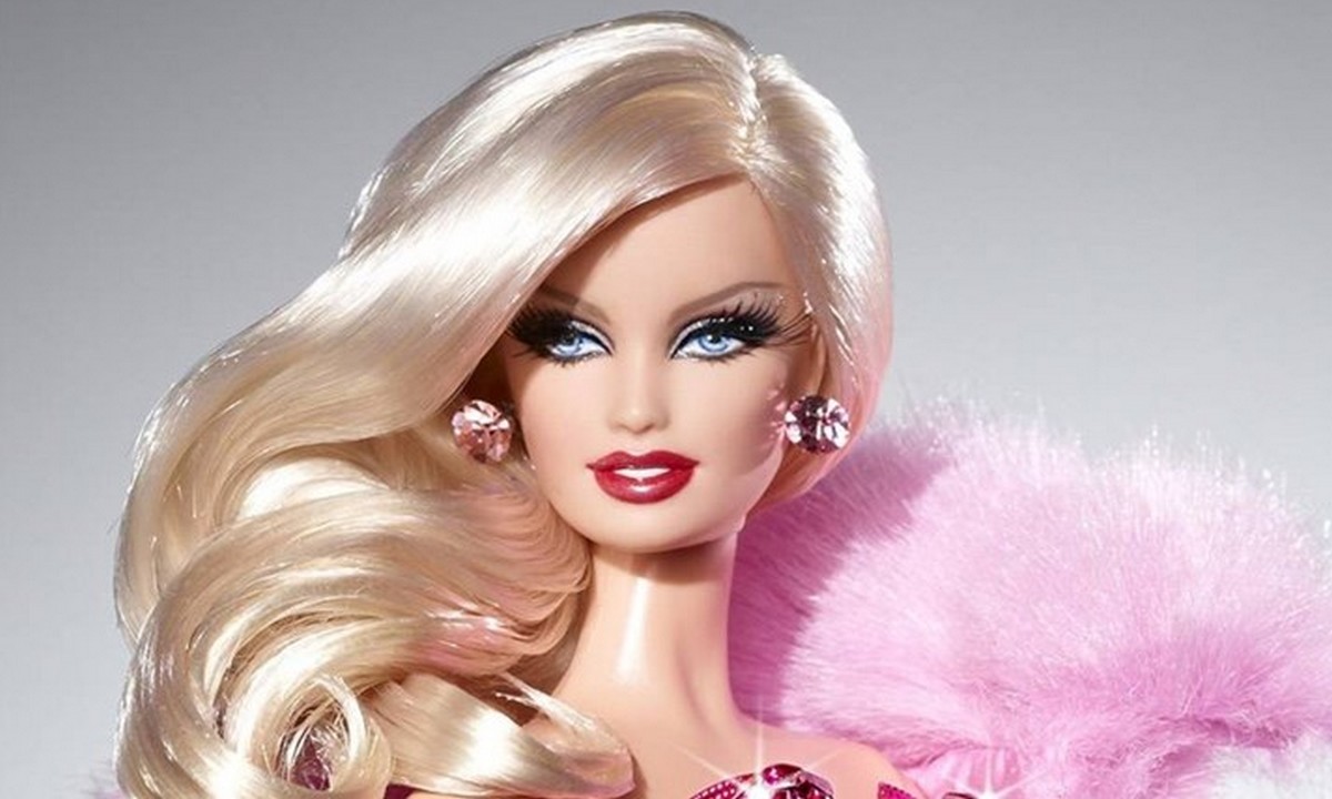 Barbie: Πρωτοεμφανίζεται και «σαρώνει» στις πωλήσεις