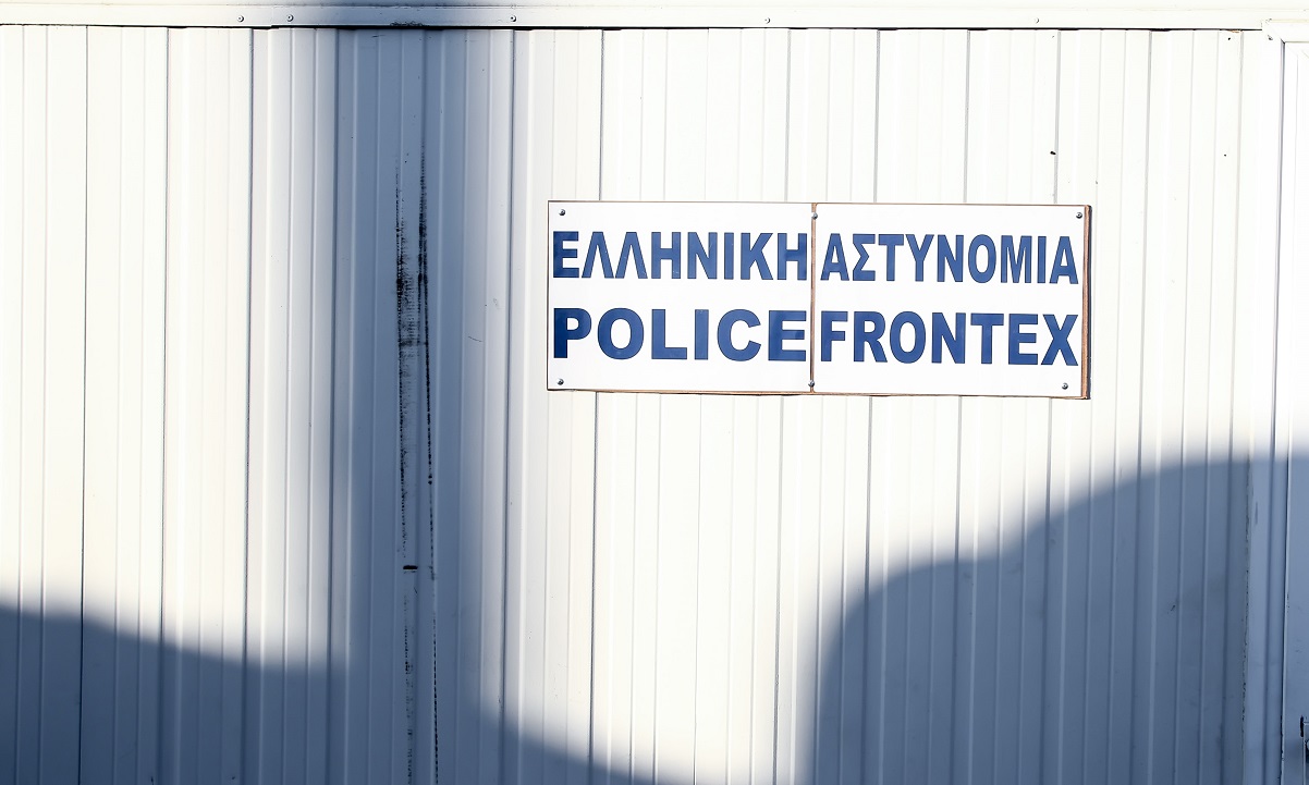 Η Frontex ανακοίνωσε ταχεία επέμβαση στα ελληνικά σύνορα (vids)