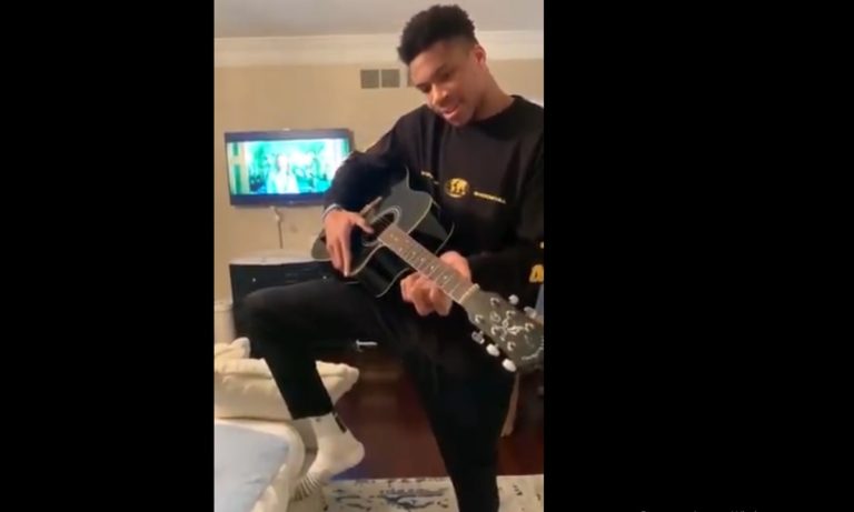 Ο Αντετοκούνμπο περνάει καλά στην καραντίνα!