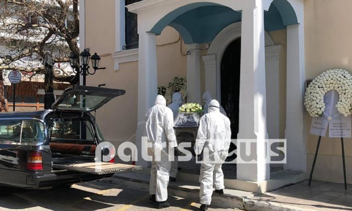 Κορονοϊός: Έγινε η κηδεία του 1ου θύματος -Συγκλονίζουν οι εικόνες (pics, vid)