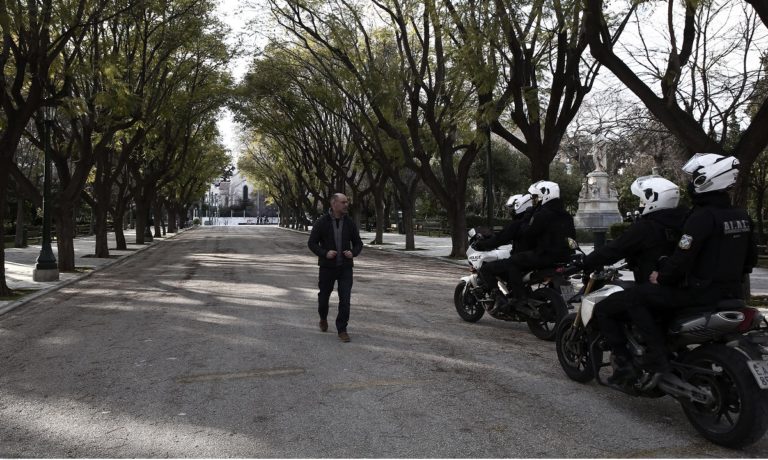 Απαγόρευση κυκλοφορίας: Μάξιμουμ δύο μετακινήσεις τη μέρα ανά άτομο και ακριβότερα πρόστιμα!
