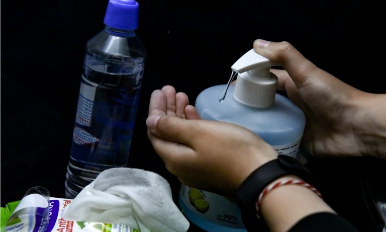 Κορονοϊός: Αυτός είναι ο σωστός τρόπος για να πλένετε τα χέρια σας (vid)