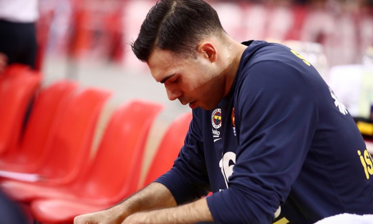 Κώστας Σλούκας: Η πρώτη φωτογραφία μετά τη διάγνωση κορονοϊό (pic)