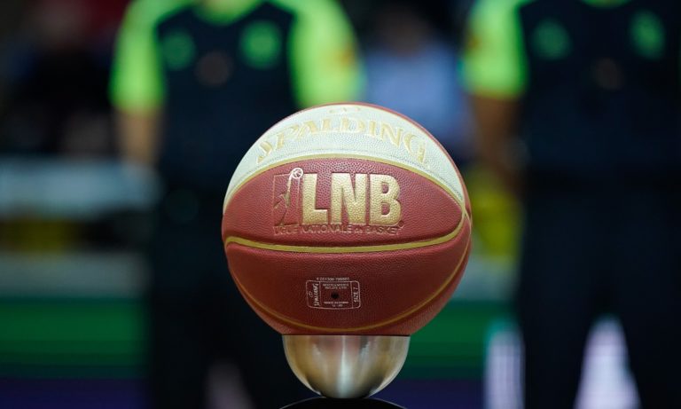 Κορονοϊός: Λουκέτο και στη Γαλλία μέχρι τέλος Μάρτη