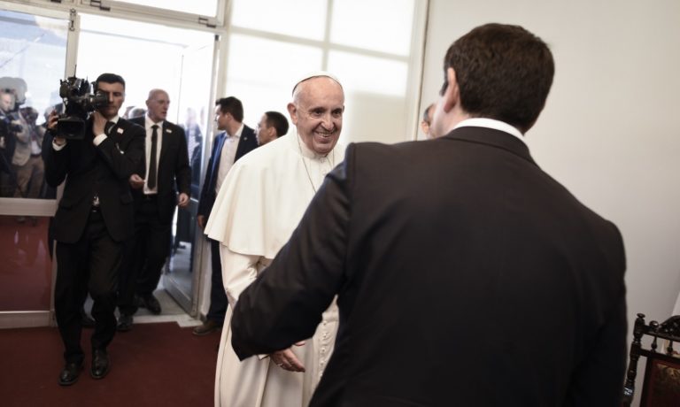Κορονοϊος: Τι έδειξε το τεστ που υποβλήθηκε ο Πάπας Φραγκίσκος (vids)