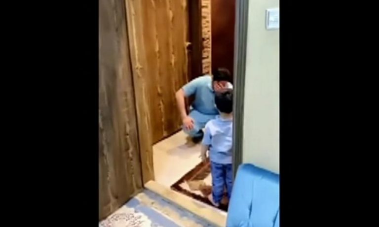Viral βίντεο: Γιατρός γυρνά από το νοσοκομείο και αρνείται να πάρει τον γιο του αγκαλιά