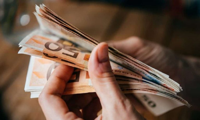 Κορονοϊός: Σταδιακά η πληρωμή των 800 ευρώ στους εργαζόμενους – Δείτε πότε αρχίζουν οι αιτήσεις (vid)