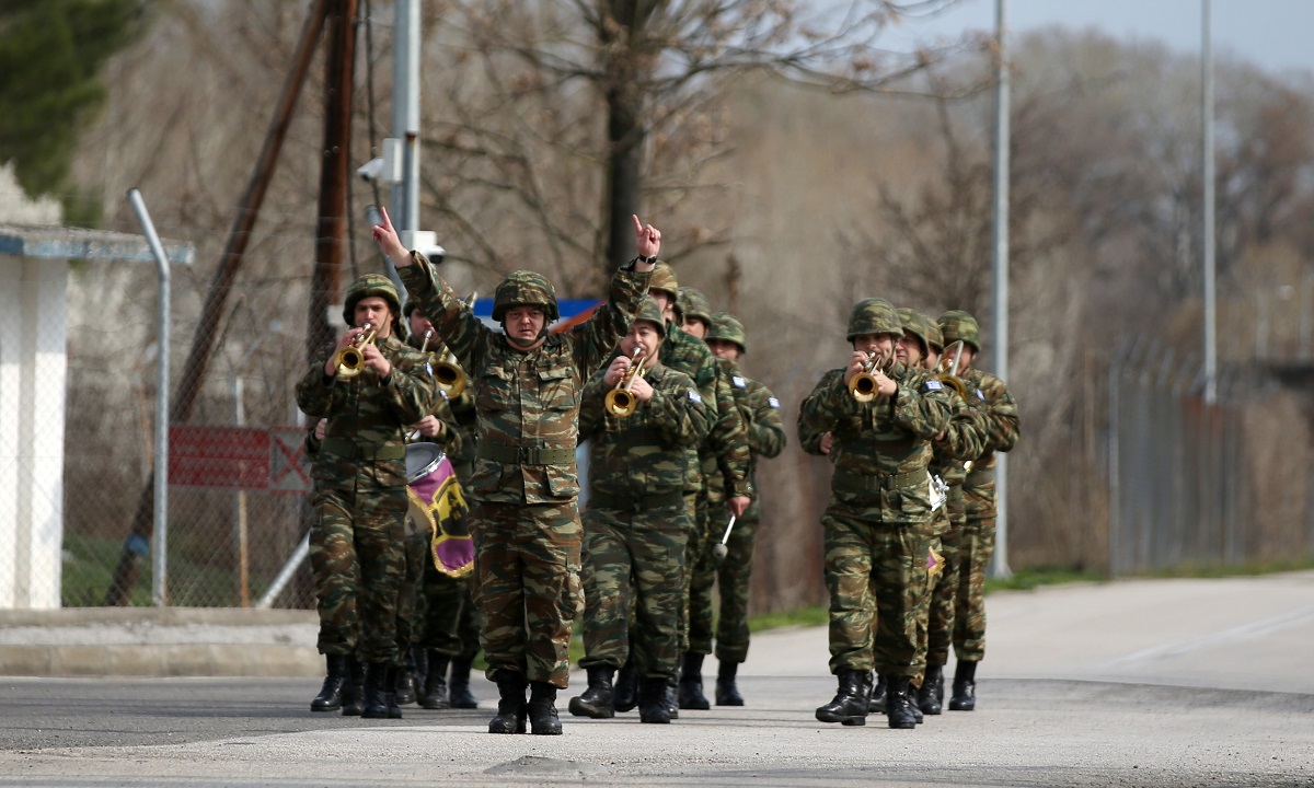 Έβρος: Το χειροκρότημα των κατοίκων στην αστυνομία και τον στρατό (vid)