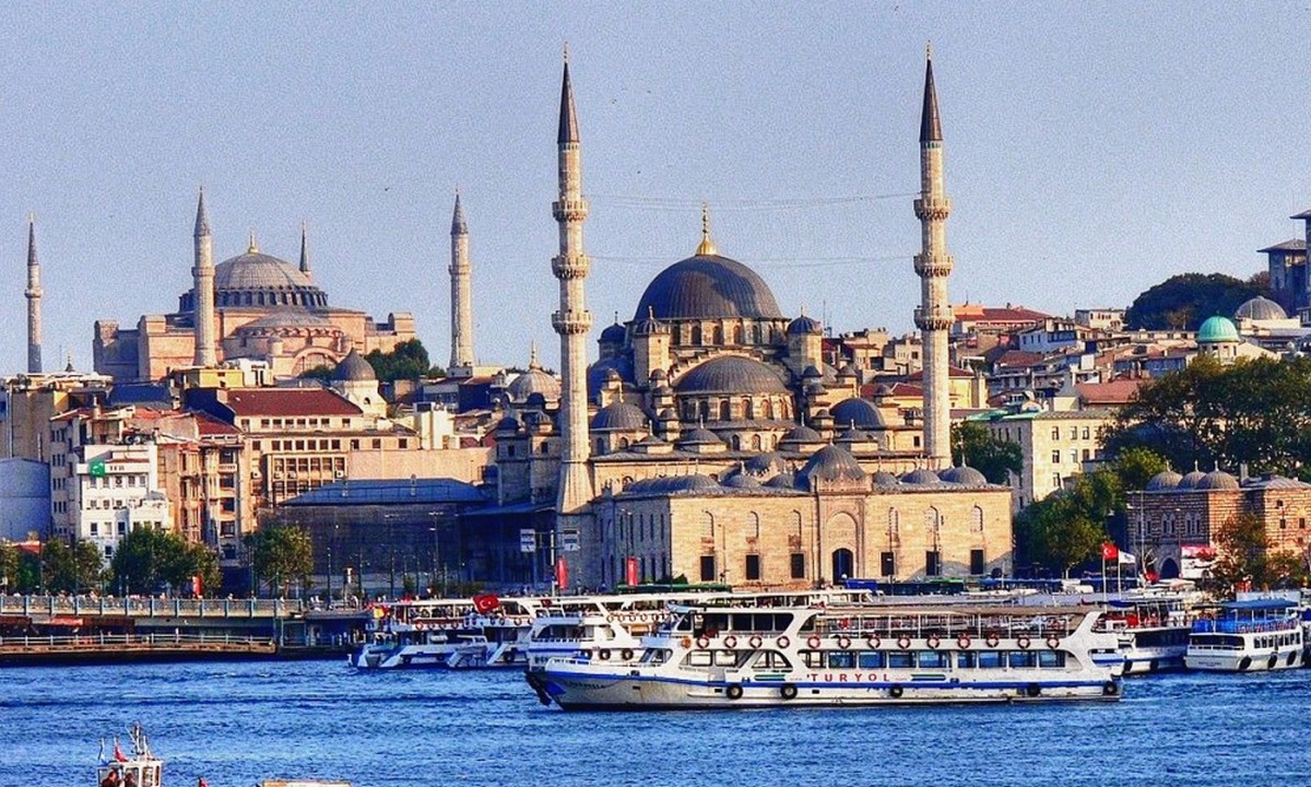 Σαν σήμερα η Κωνσταντινούπολη και η Άγκυρα αλλάζουν τη διεθνή ονομασία τους