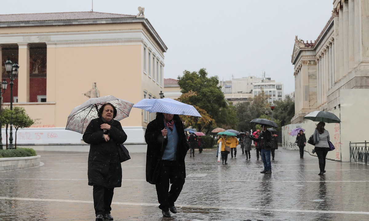 Καιρός 1/4: Πτώση θερμοκρασίας, καταιγίδες, χιονοπτώσες