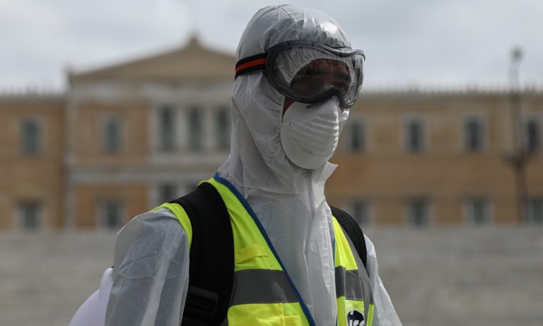 Κορονοϊός: Έλλειψη μασκών στη Χαλκίδα, τους ζήτησαν να τις φτιάξουν μόνοι τους