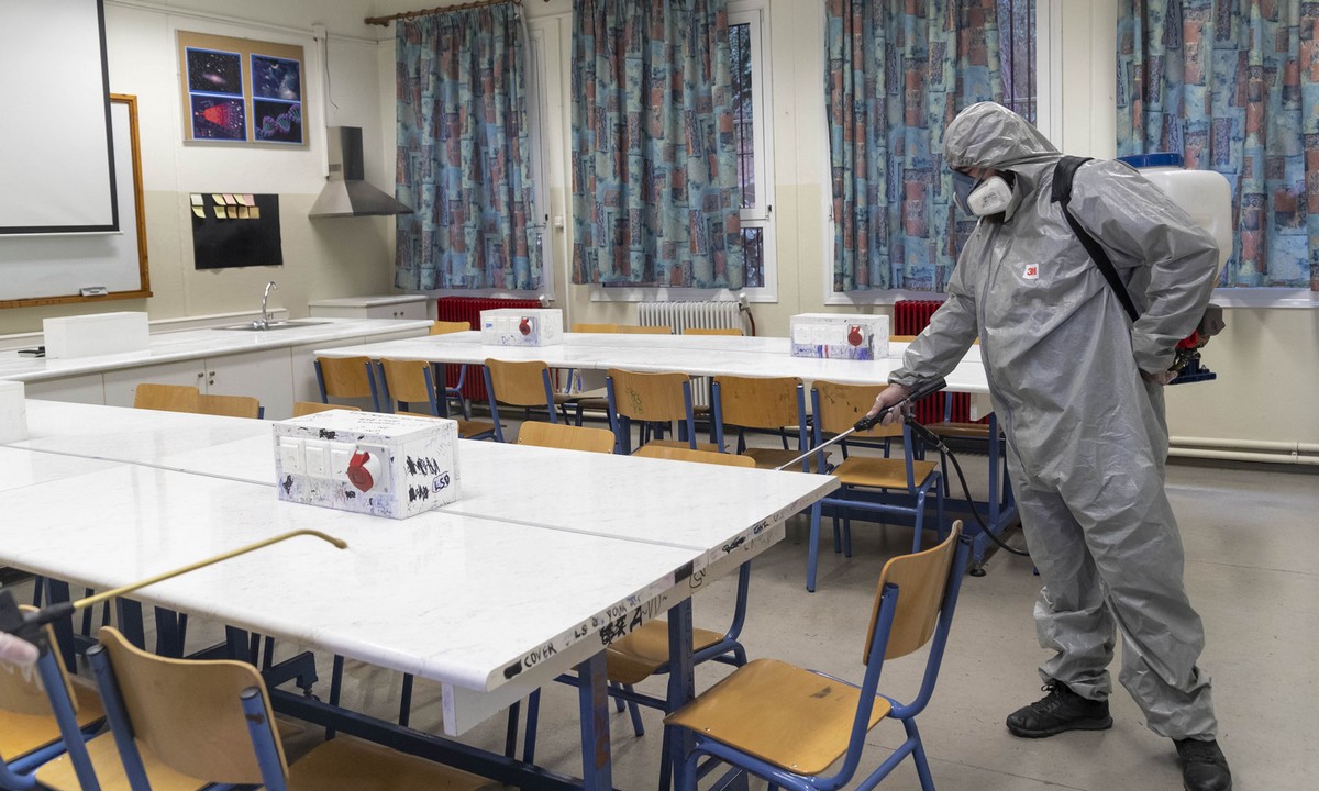 Κορονοϊός σχολεία: Κλειστά για 15 ακόμη ημέρες