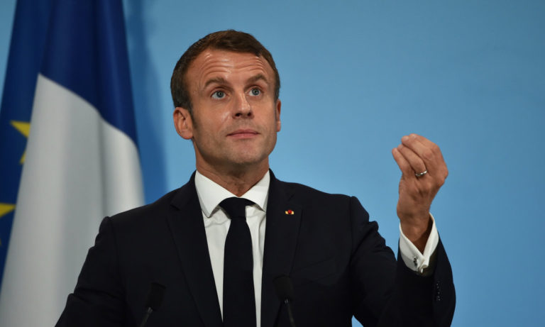 Μακρόν: «Είμαστε σε πόλεμο» (vid)