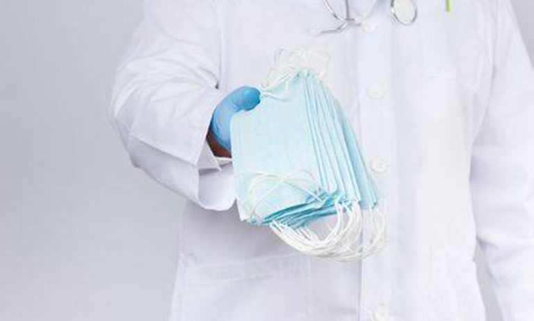 Ολυμπιακός: Πρώην «ερυθρόλευκος» έκανε δωρεά 50.000 ιατρικά είδη στην Κίνα (pic)