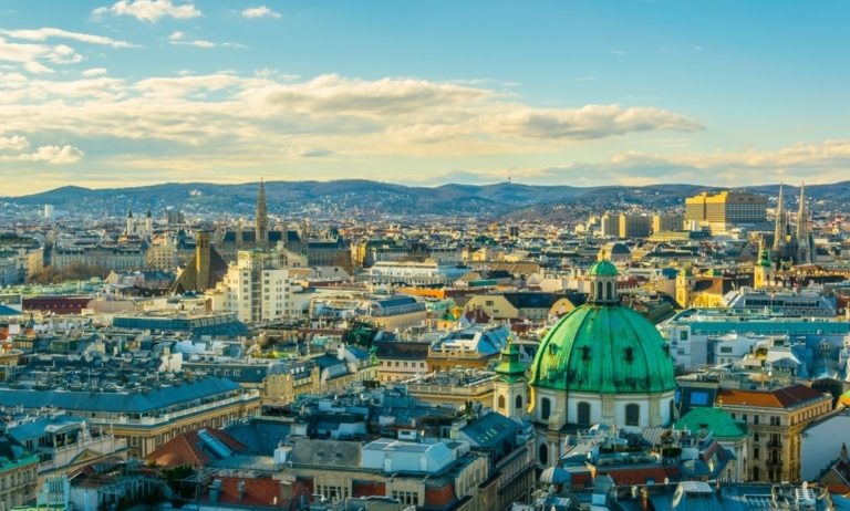 Κορονοϊός: «Λουκέτο» στην Τσεχία για έναν μήνα – Σε «καραντίνα» και η Αυστρία