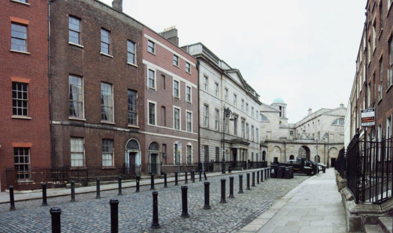 Κορονοϊός: Πόλη φάντασμα το Δουβλίνο (vids)