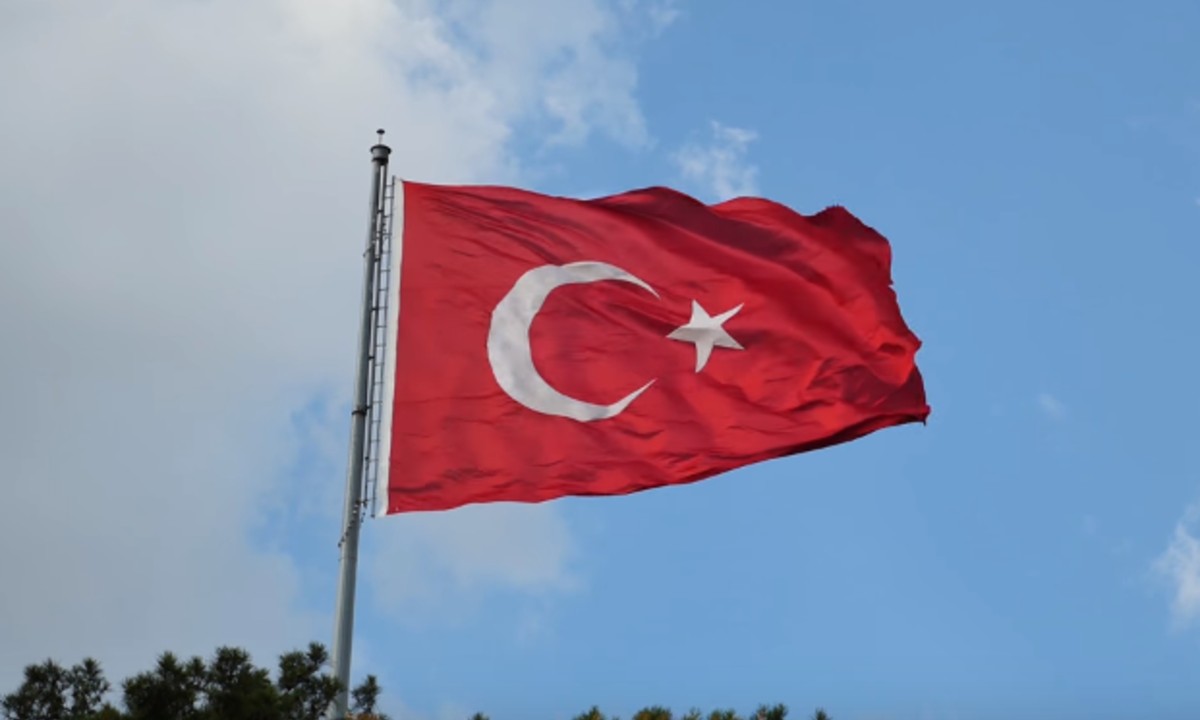 Κορονοϊός – Τουρκία: 561 νέα κρούσματα και 15 θάνατοι σε μία ημέρα (pic)