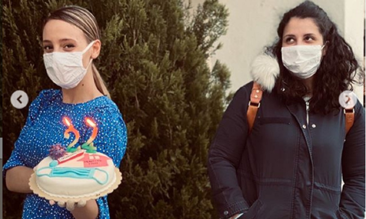 Αννα Κορακάκη: Γιόρτασε τα γενέθλιά της με… τούρτα – κορονοϊό και μάσκες! (pic)