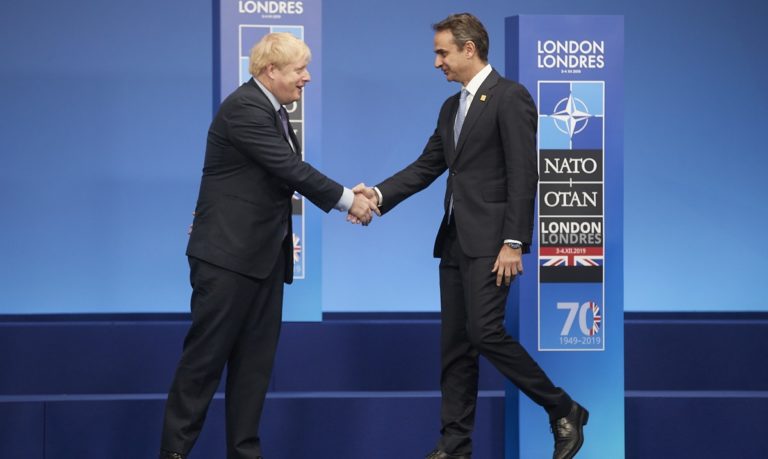 Μπόρις Τζόνσον: Βελτιώνεται η υγεία του, πότε αναμένεται να βγει από τη ΜΕΘ (vid)