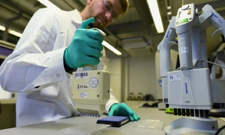 Κορονοϊός: Τόσες μέρες μένει πάνω σε ένα χαρτονόμισμα