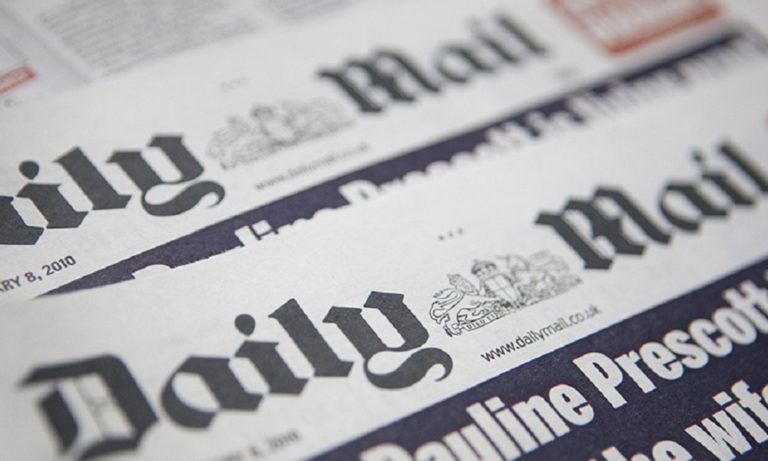Daily Mail: Μειώσεις και πληρωμές με… μετοχές!